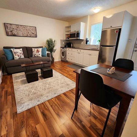 Adorable 1- Bedroom Suite In Langford فكتوريا المظهر الخارجي الصورة