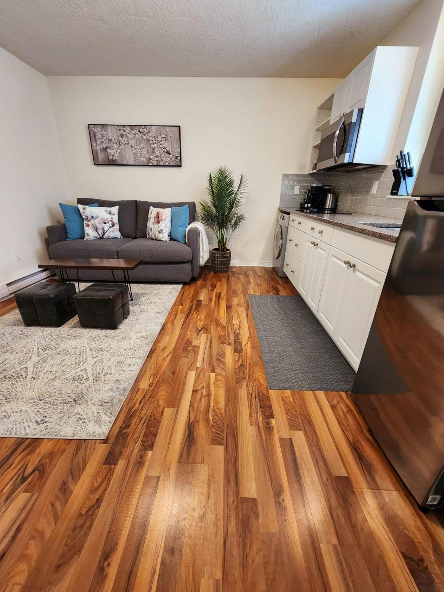 Adorable 1- Bedroom Suite In Langford فكتوريا المظهر الخارجي الصورة