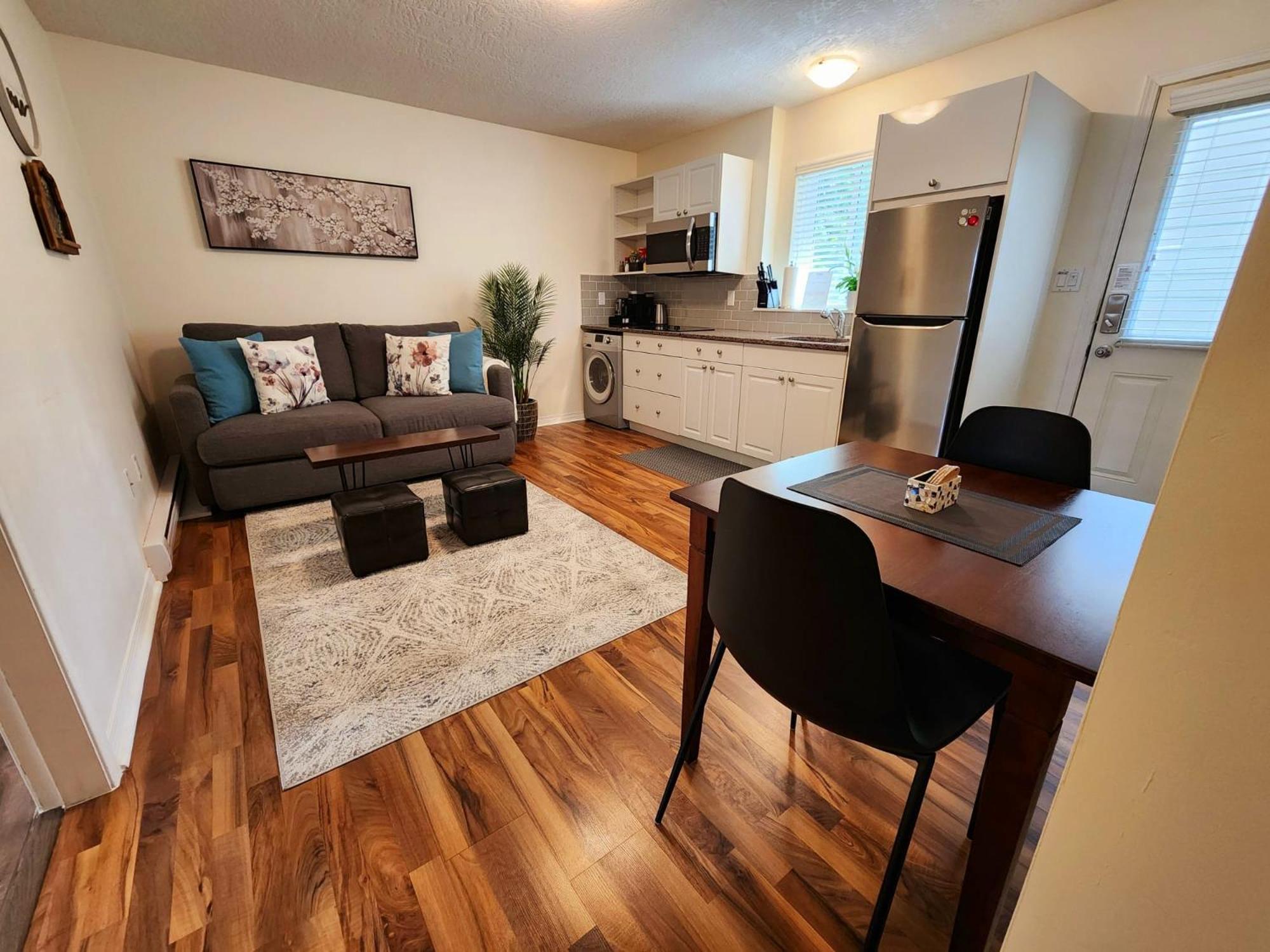 Adorable 1- Bedroom Suite In Langford فكتوريا المظهر الخارجي الصورة