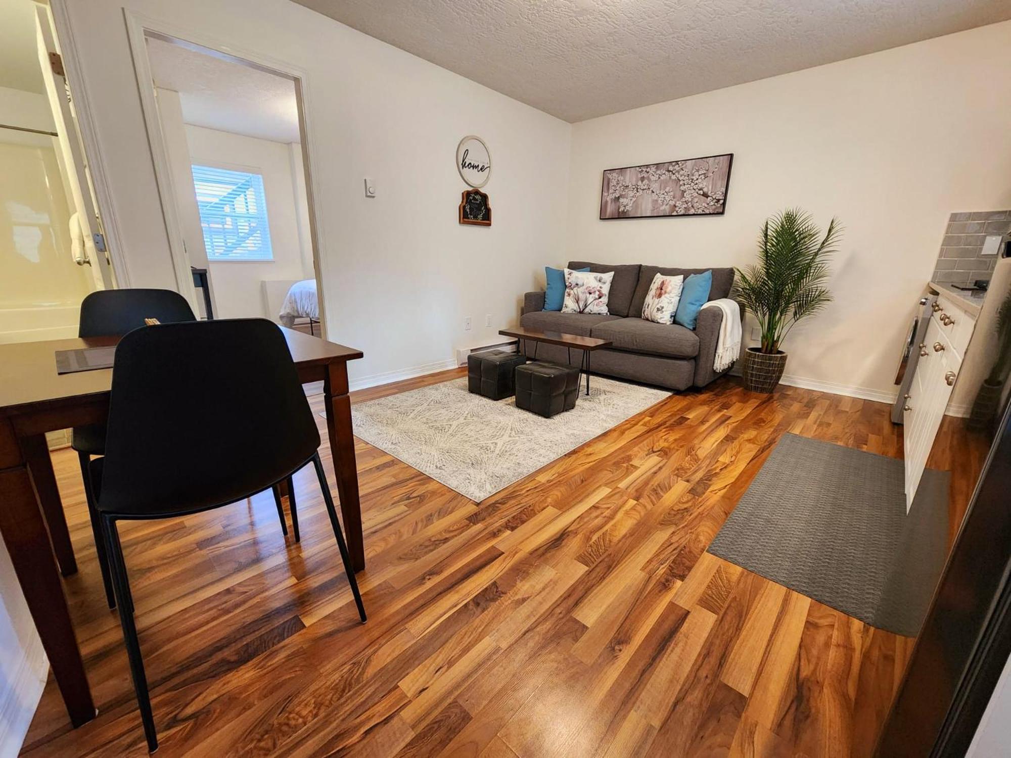 Adorable 1- Bedroom Suite In Langford فكتوريا المظهر الخارجي الصورة
